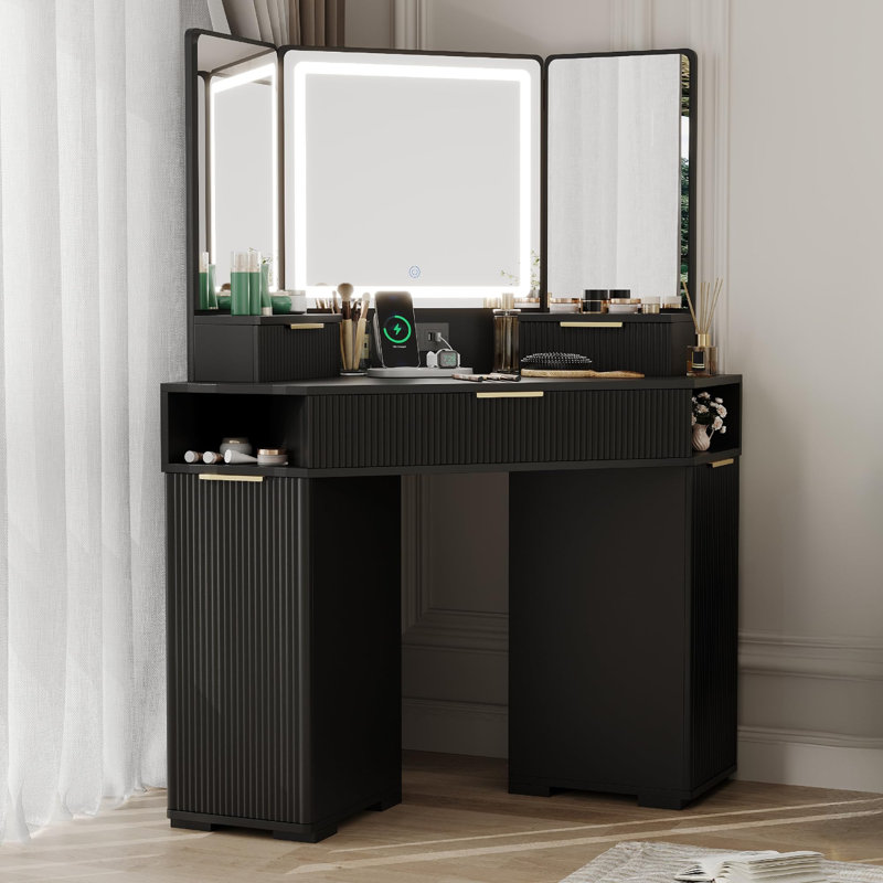 Bureau de coin avec miroir et lumières, coiffeuse de maquillage cannelée de 48 po avec tiroirs, station de charge et armoires pour la chambre à coucher, coiffeuse d'angle avec trois miroirs, 3 modes de couleur