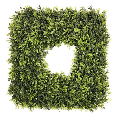 Faux Plastic 16'' Wreath
