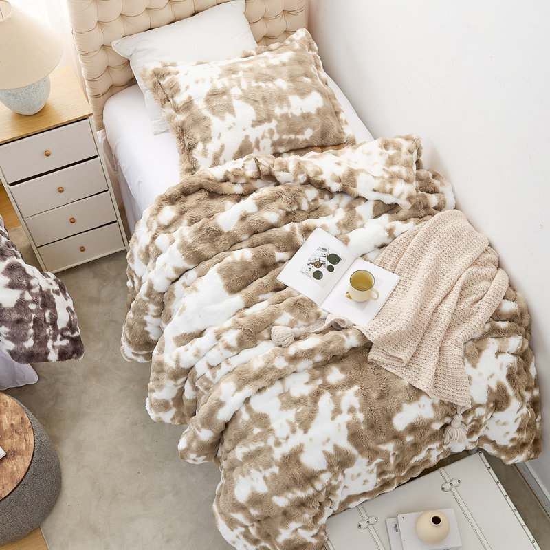 Coma Inducer Chunky Bunny Spotty Oversized Comforter Set, Twin Extra Long Comforter + 1 Standard Sham, White/Tan