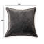 Coussin décoratif | Coussin décoratif en velours de coton délavé à la pierre avec bords décoratifs cousus à la main - 18 po x 18 po-112777824