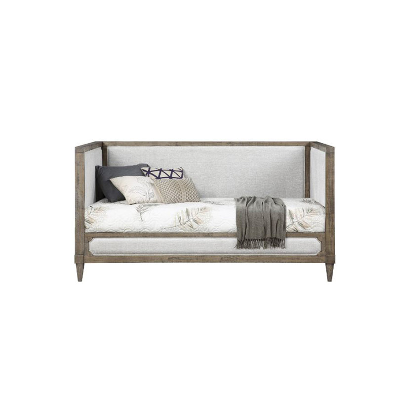 Canapé en tissu blanc cassé sculpté vieilli beige