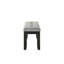 Banc de style contemporain avec coussin rembourré gris et pieds fuselés rectangulaires en bois rembourrés, décoration