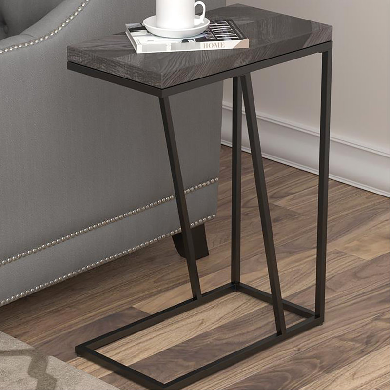 Table d'appoint rustique avec construction - pour une utilisation à long terme