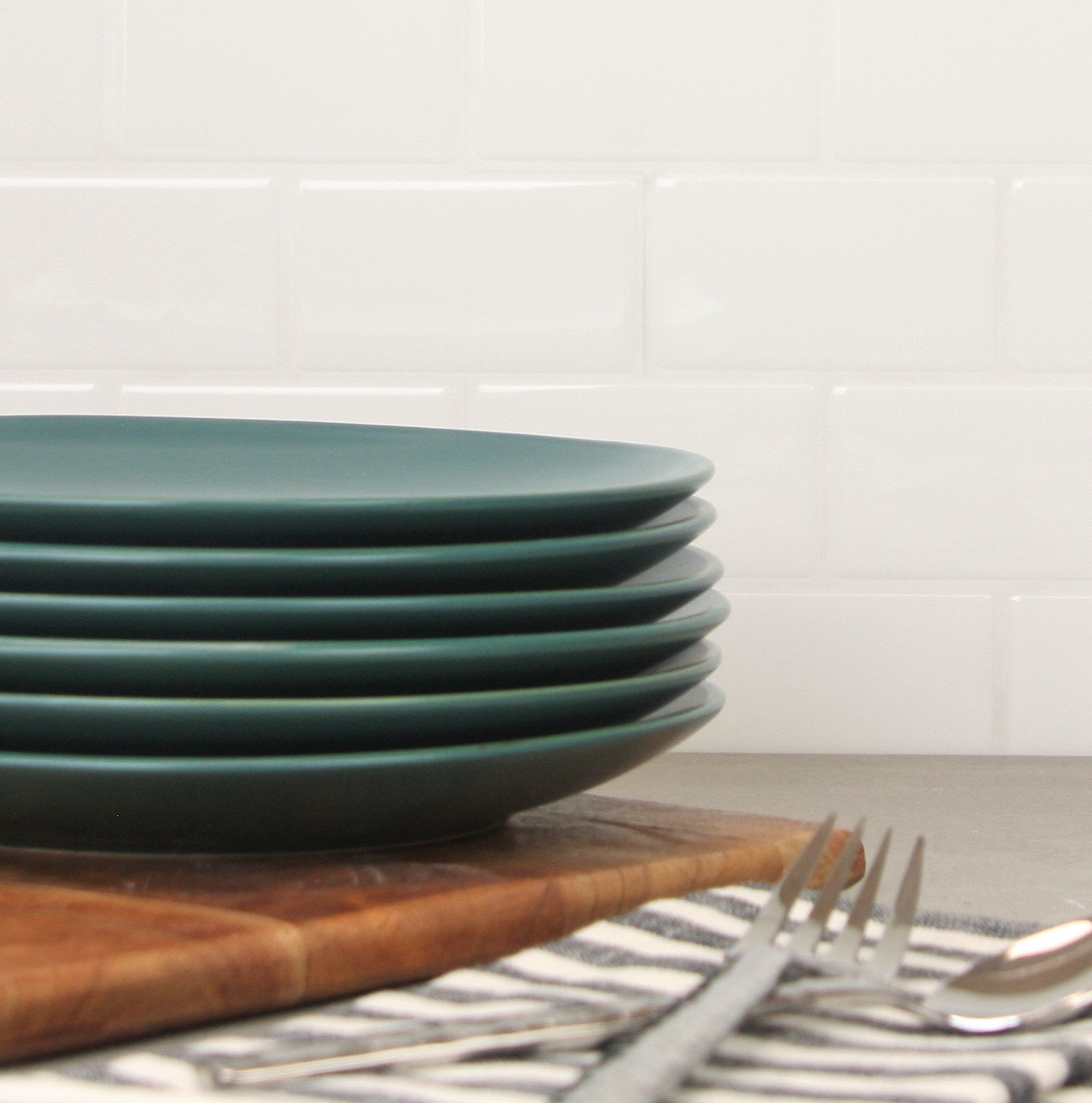 Wazee Matte 7.75" Salad Plate, Emerald Green