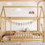 Lit simple en pin naturel avec cadre de toit et clôture uniques, pièce de la chambre à coucher American Artsy, couleur maison, endroit paisible