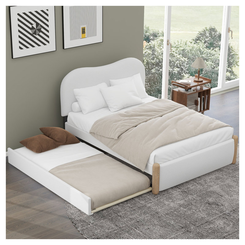 Lit plateforme double tapissier double avec lit gigogne simple, tête de lit en molleton berbère blanc et structure en bois massif