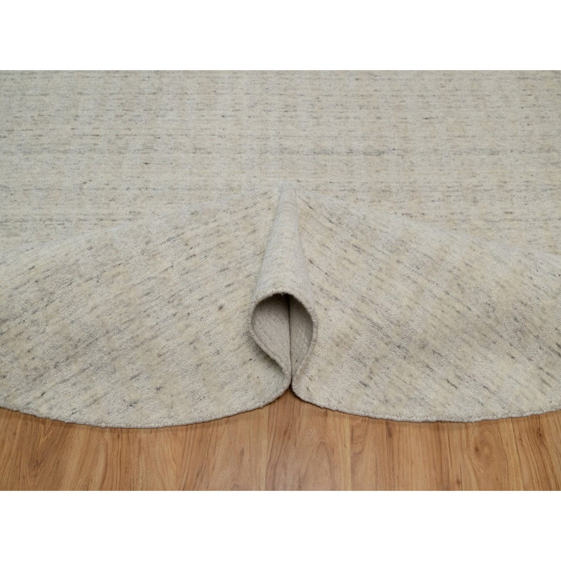 Tapis oriental blanc en mousseline de soie 8 pi x 8 pi à rayures verticales effet sel et poivre, tissé à la main, rond