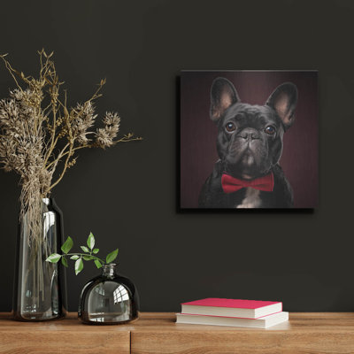  «Bouledogue français avec nœud papillon» par Rich Monet, art mural en métal, 12 po x 12 po