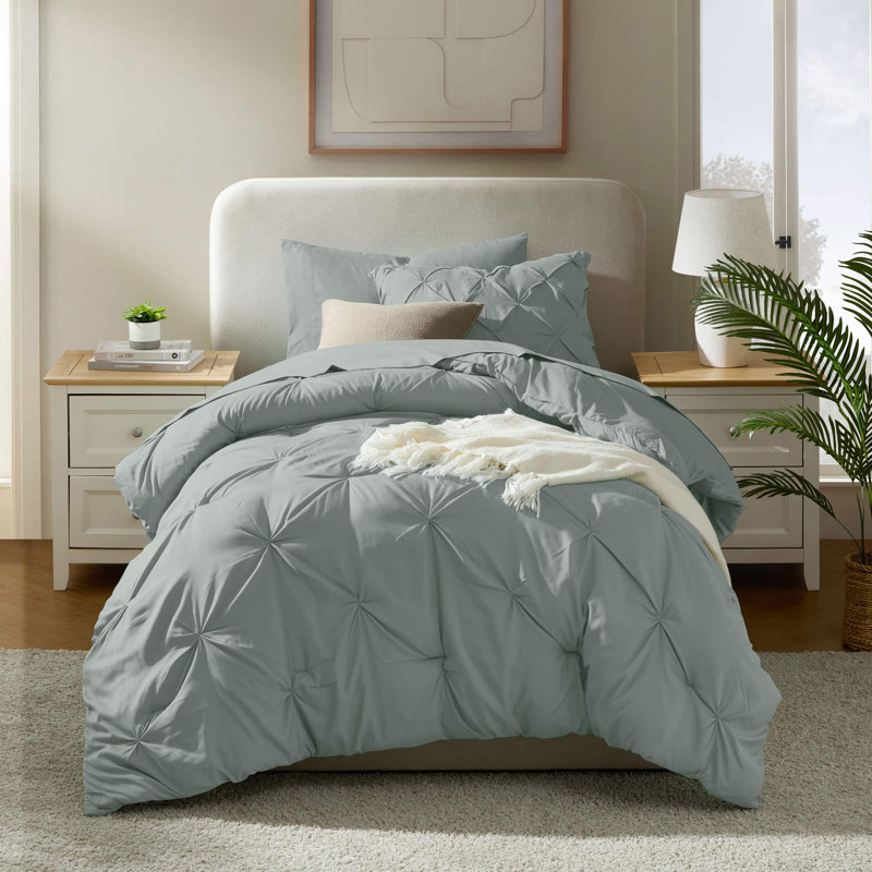 Ensemble d'édredon plissé avec draps Bed-in-a-Bag, Édredon simple + 4 pièces supplémentaires, Vert sauge