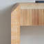 Console rustique en bois avec tiroir - Design minimaliste, texture nervurée et finition naturelle