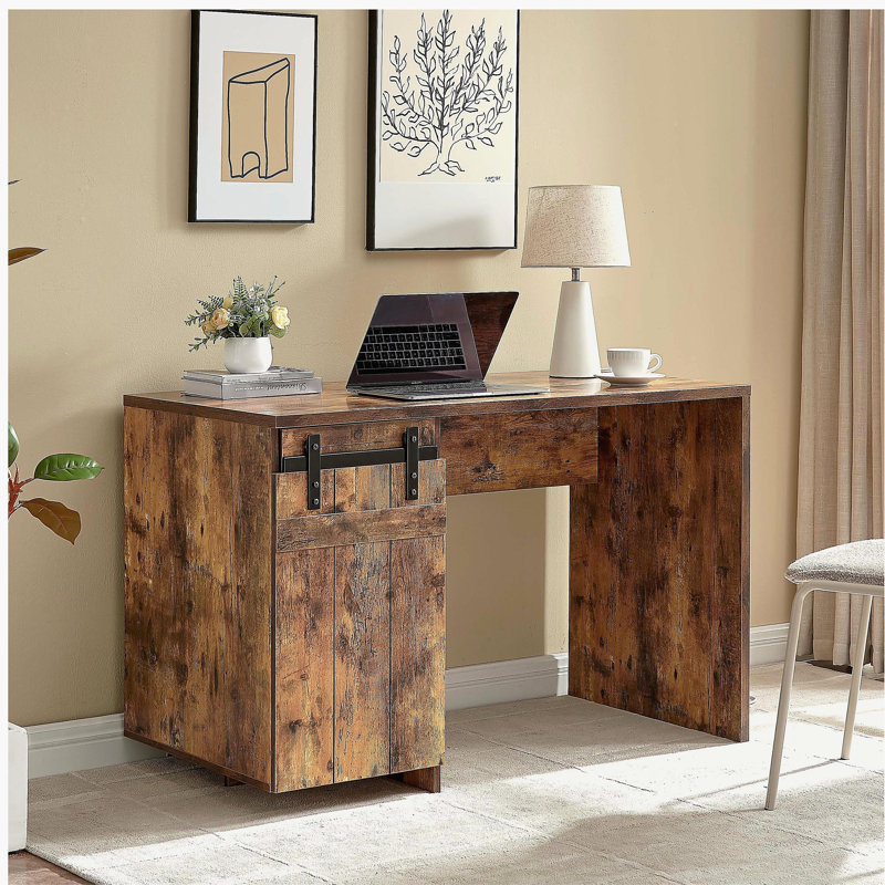 Bureau à domicile Bureau en bois patiné avec trois tablettes et porte de grange en métal