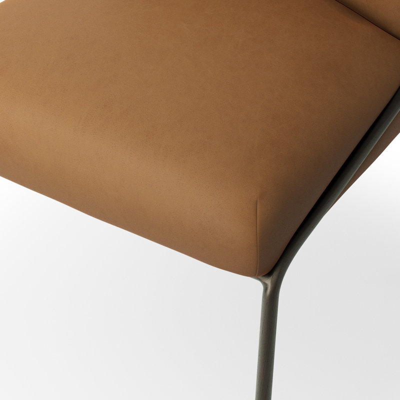 Chaise d'appoint rembourrée en cuir Laina, Chameau Maestro