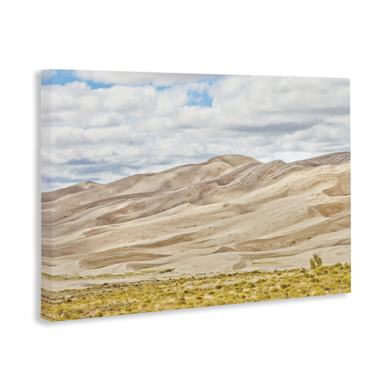 Toile Dunes In The Distance, design par Seven Trees Design, H 30 po x l 45 po