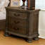 Table de chevet en bois massif avec finition traditionnelle et bois massif traditionnel 1pc