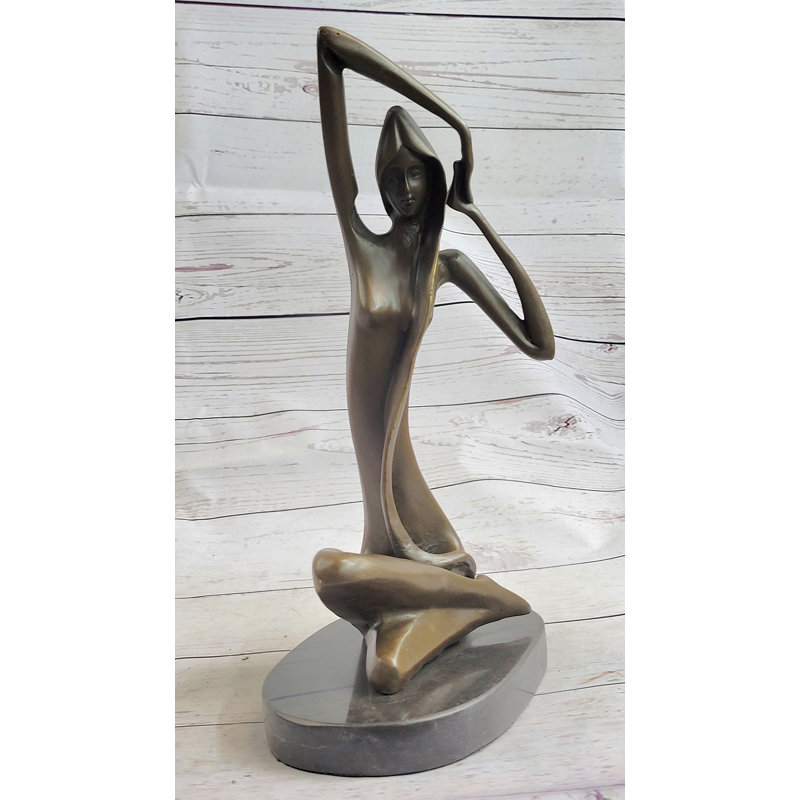 Statue en bronze signée originale et abstraite femme nue étirant ses membres