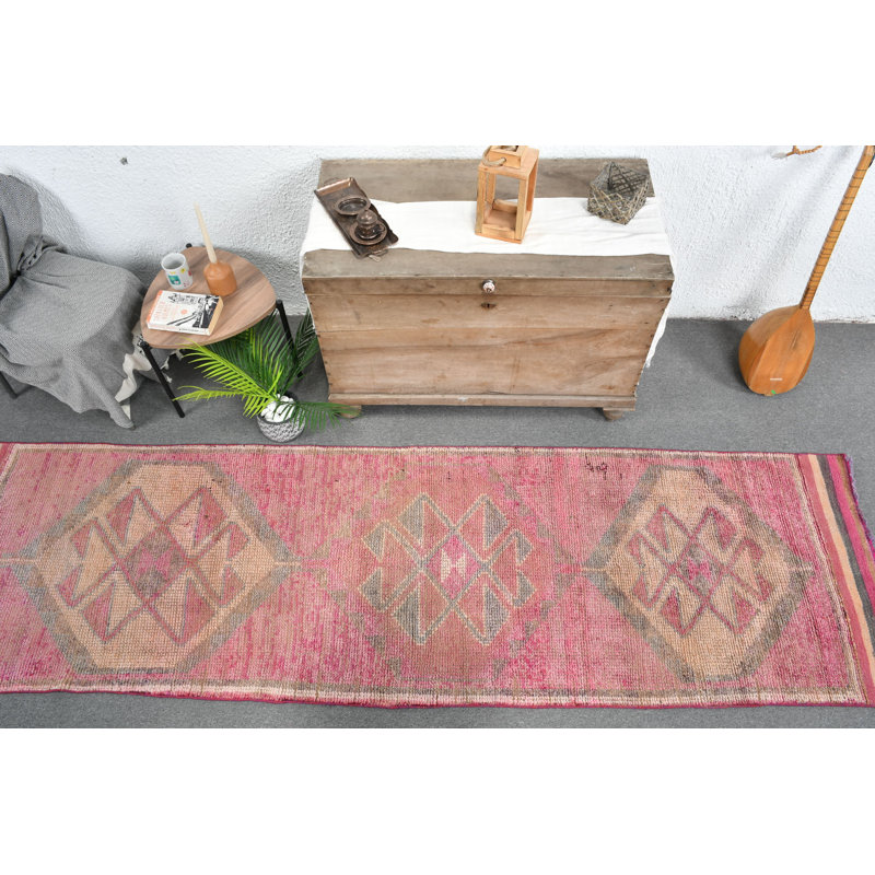 Tapis de couloir turc rétro fait à la main dans des tons de rose vif pour décor de couloir rose / vert