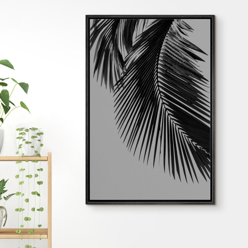 «Hanging Palm Leaf - Floater Frame», photographie sur toile tendue, Cadre noir, H 24 po x l 16 po x P 1,5 po