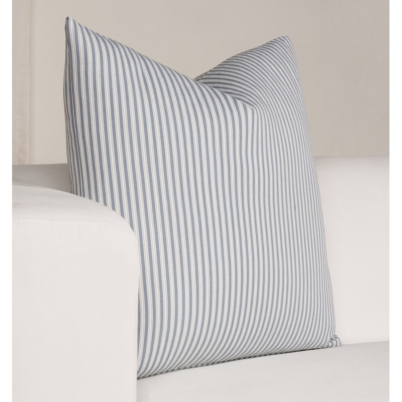 Coussin décoratif Magnolia Home Fashions, Polyester, Rayures bleu clair, H 18 po x l 18 po