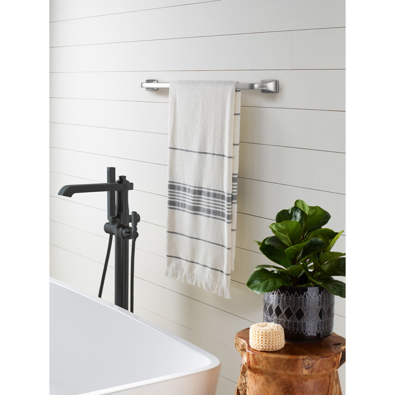 Porte-serviettes mural 20,87 po Highland Ridge, Chrome, H 20,81 po x l 20,81 po x P 2,81 po