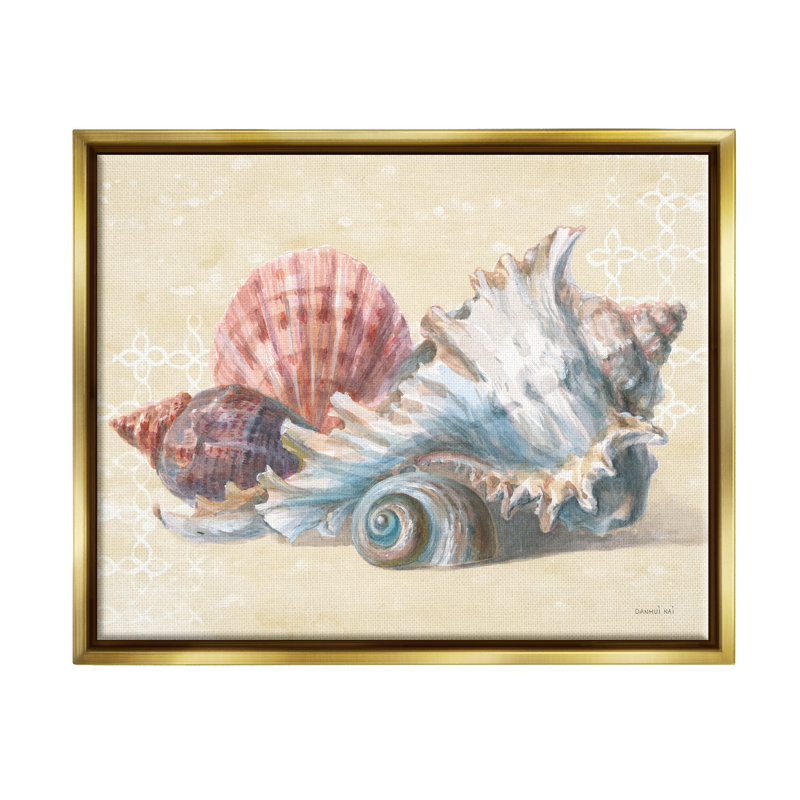 «Dovecove Beach Seashells» par Danhui Nai, H 17 po x l 21 po x P 1,7 po, Cadre flottant métallique doré
