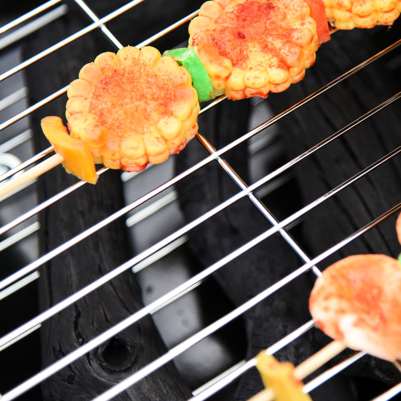 Barbecue au charbon portatif extérieur avec roulettes - fentes réglables pour barbecue de 21 po et tablette inférieure pour le pique-nique, camping, expérience délicieuse, barbecue