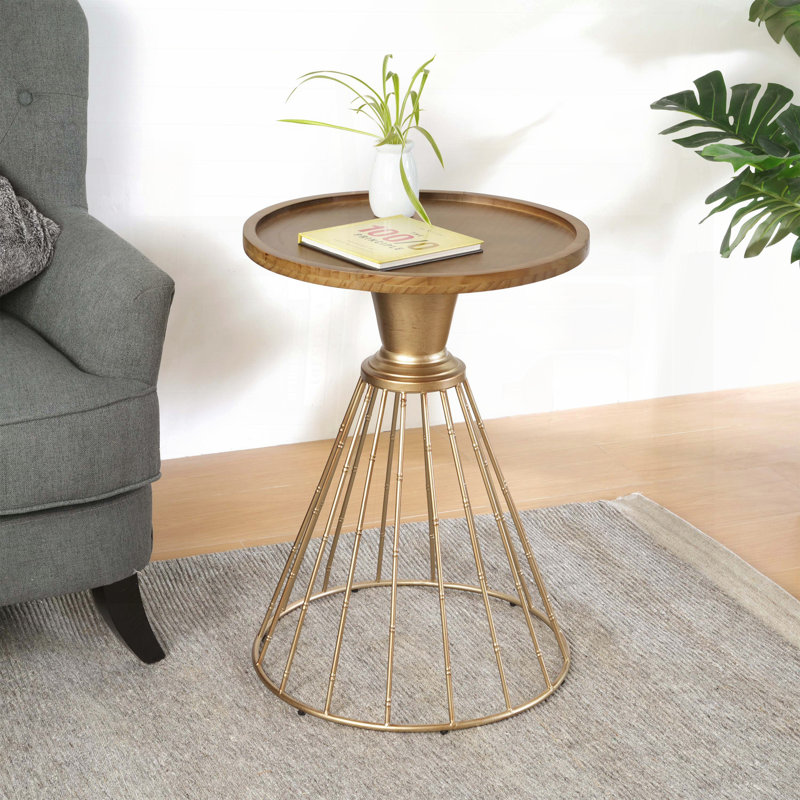 Table d'appoint en pin rétro avec bord creux et accents dorés antiques