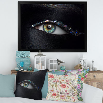 «Woman Eyes with Multi-coloured Glass Sparkles» - photographie sur toile