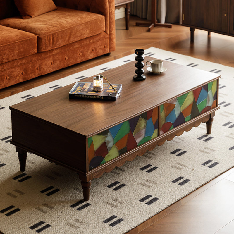 Table basse de style français.