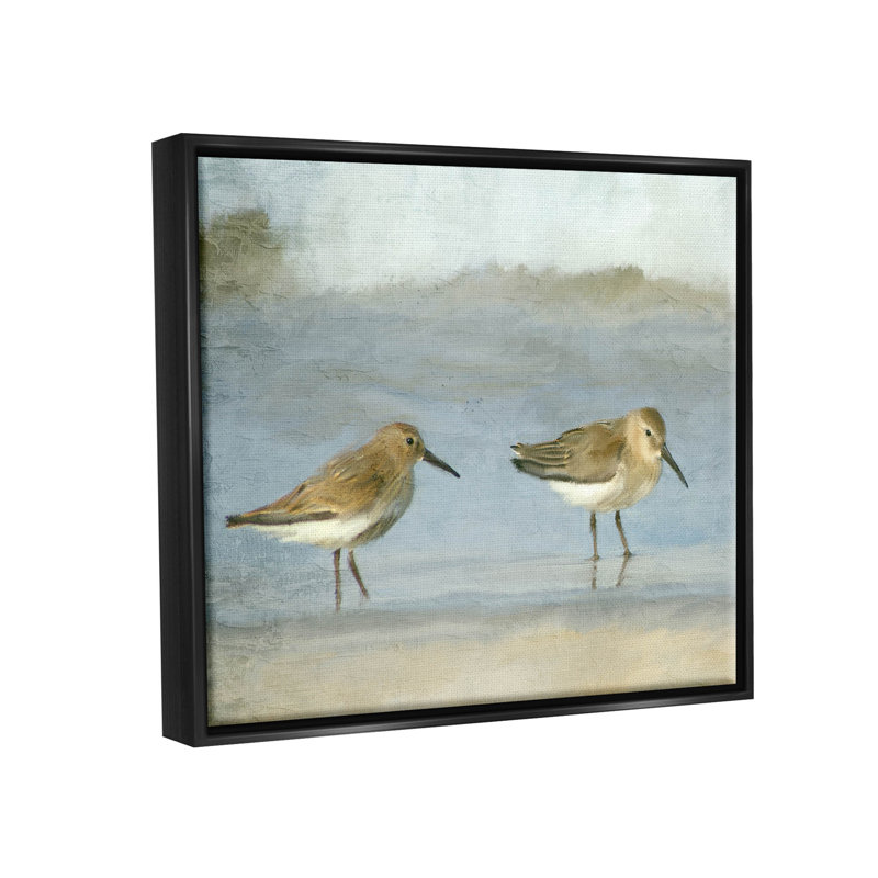 «Two Sandpipers Stepping Beach Shore» par Kim Allen - peinture sur toile, Cadre noir, H 17 po x l 21 po x P 1,7 po