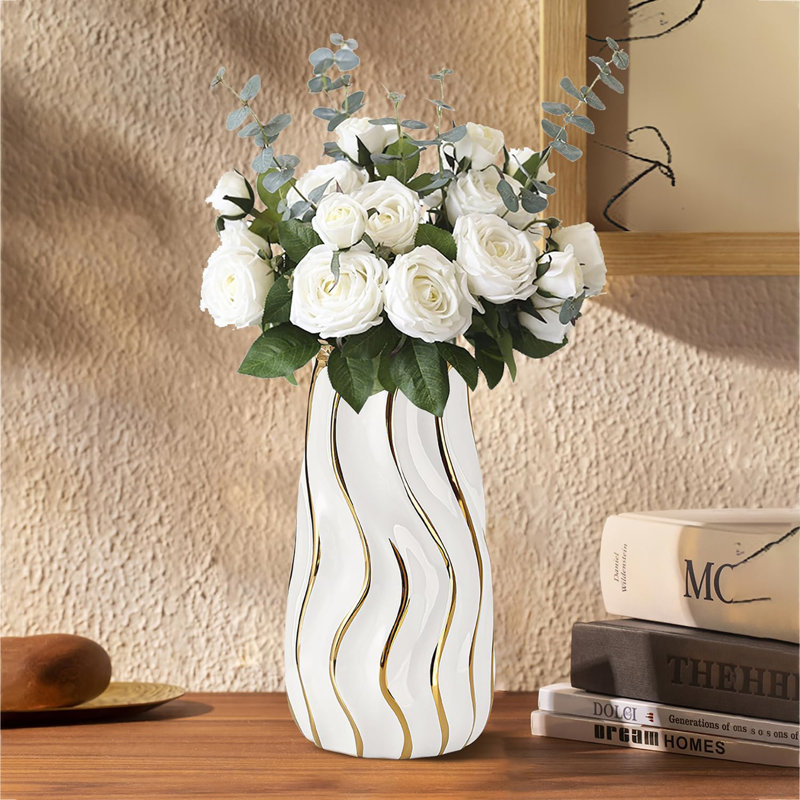 Vase en céramique à rayures verticales, Blanc