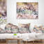 Coussin décoratif à petites fleurs blanches et roses