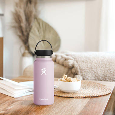 https://assets.wfcdn.com/im/26229593/resize-h380-w380%5Ecompr-r70/2332/233230900/Hydro+Flask+Flat+Mouth+32oz+Water+Bottle%2C+New+Design%2C+Stainless+Steel+Body%2C+Vacuum+Insulation%2C+Leak.jpg