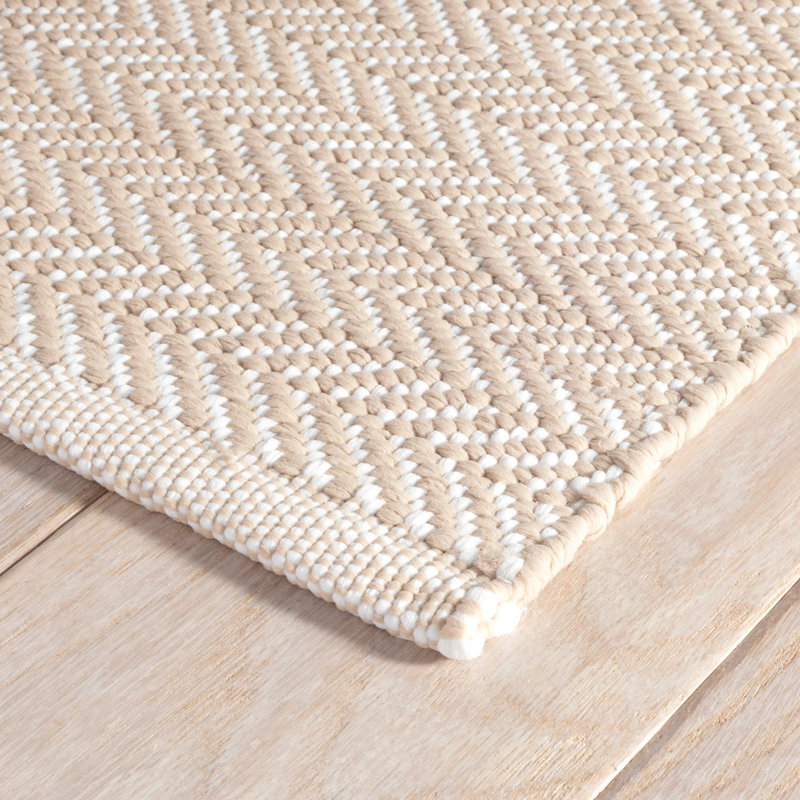 Herringbone Linen/White Handwoven Indoor/Outdoor Rug, Runner 2'6" x 8'