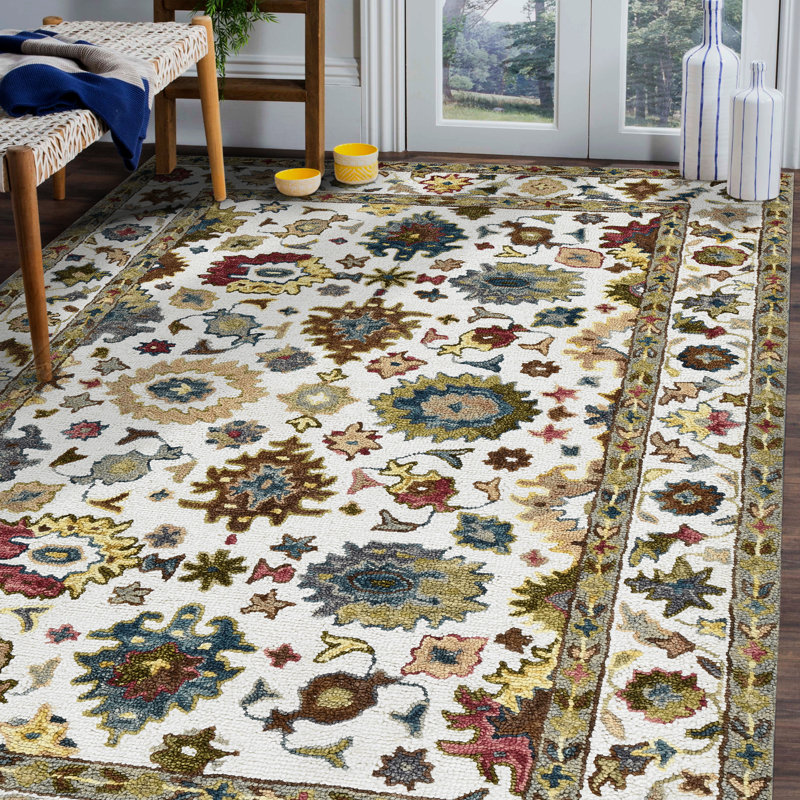 Tricity Traditional Ivory Hand-Hooked Area Rug, Rectangle 8' x 10'