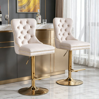 Tabourets de bar pivotants épais en velours doré d'une hauteur de siège réglable de 27 à 35 pouces, tabourets de bar rembourrés modernes avec dossier capitonné confortable pour un pub à domicile et un îlot de cuisine (beige, ensemble de 2)