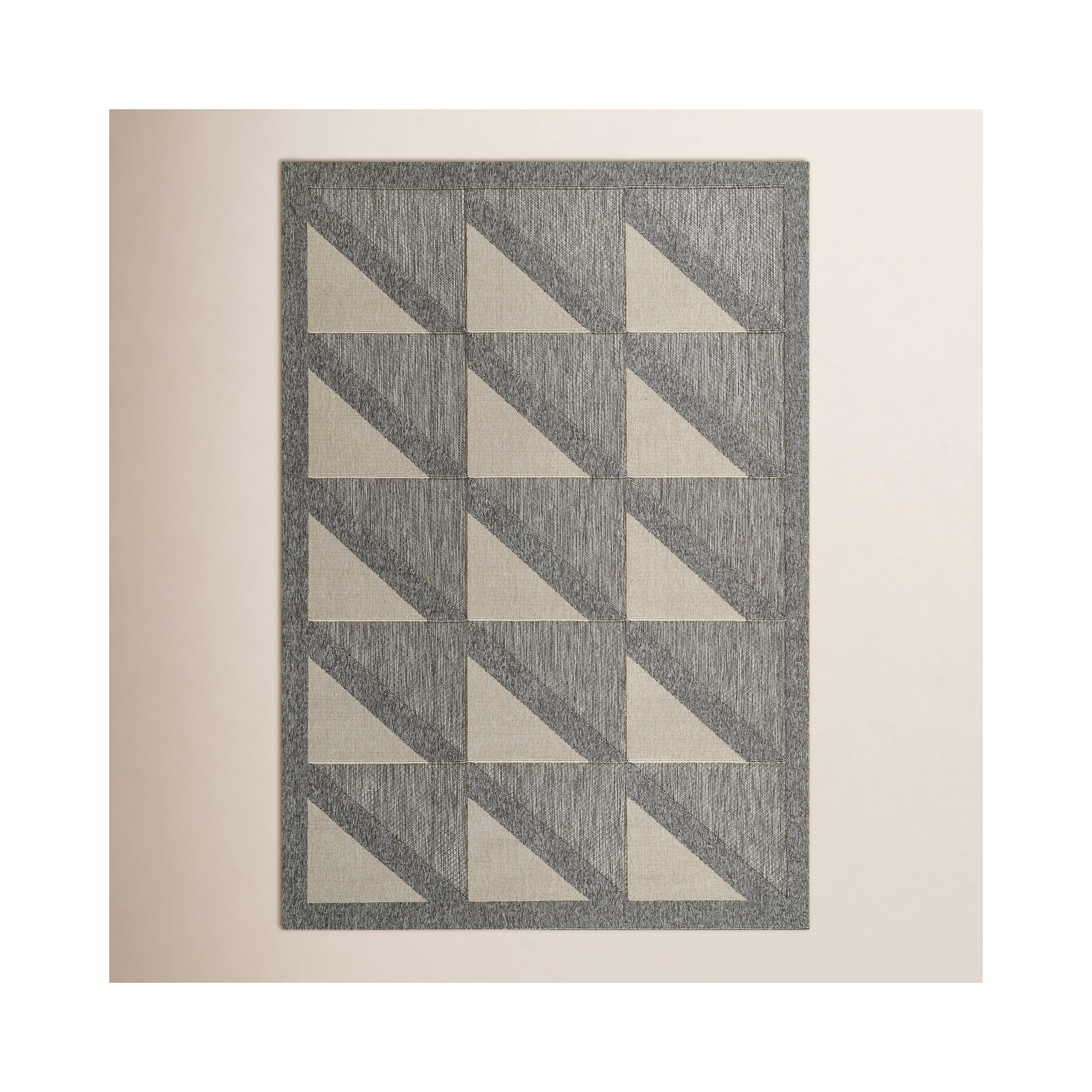 Trula Gray/Beige Indoor/Outdoor Rug, Rectangle 5'3" x 7'6"