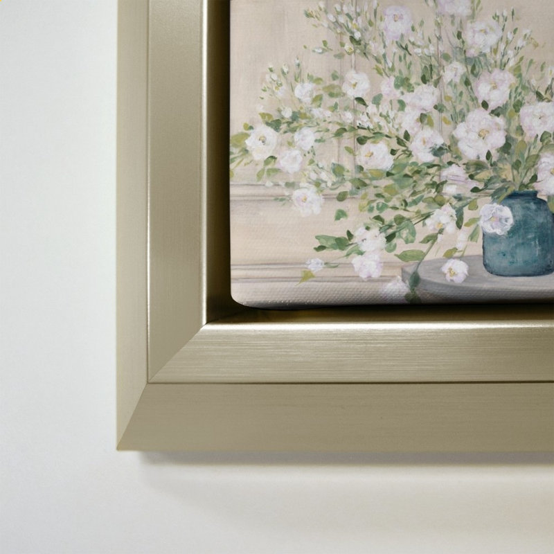 «White Bouquet» par Julia Purinton - Impression sur toile, H 28 po x l 40 po, Champagne