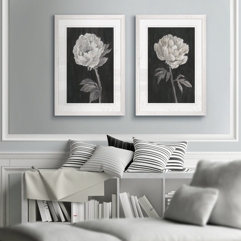 «Black and White Flowers I», ensemble de 2 reproductions d'art encadrées, H 20 po x l 16 po x P 1,25 po, Cadre blanc, Blanc