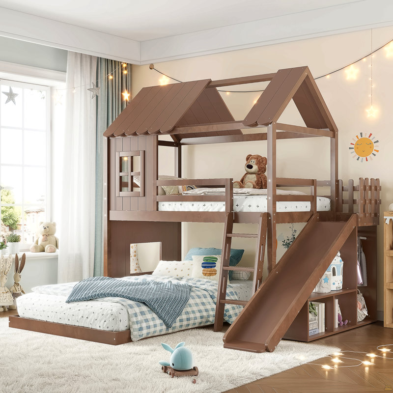 Lit superposé simple au-dessus d'une chambre double avec échelles et glissoires, lit superposé au sol avec étagères de rangement et garde-robe, conception de maisonnette