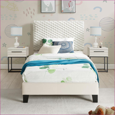 Ensemble de chambre à coucher, lit rembourré en peluche 3 pièces Findlay & amp; 2 tables de chevet, colombe blanche | Tissu revêtu de tissu d'ameublement | Lits standard