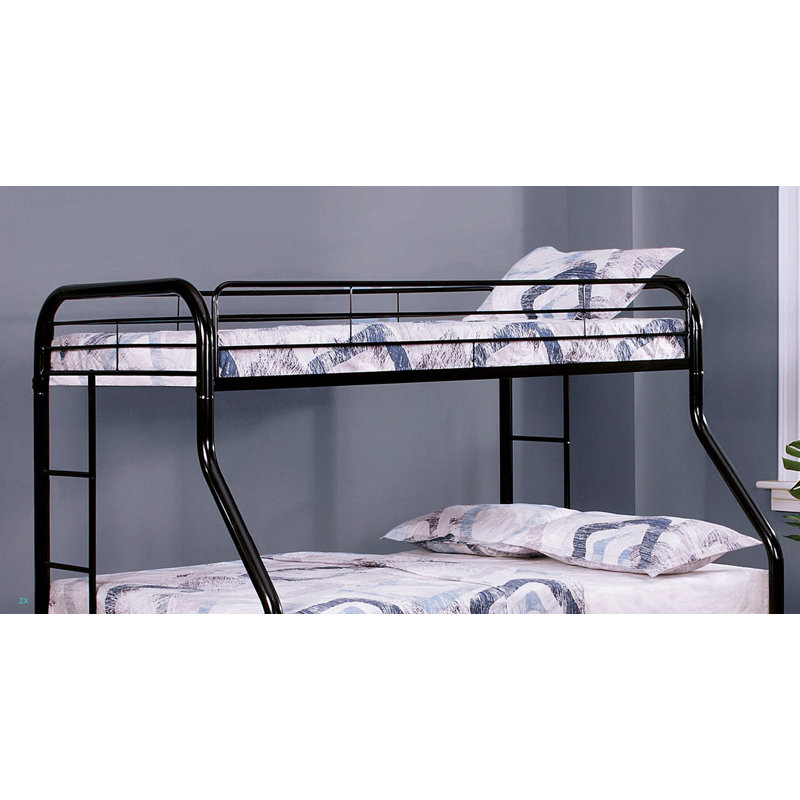 Lit simple superposé au dessus d'un lit double en métal de style contemporain avec échelle en angle, Jumeaux sur complet