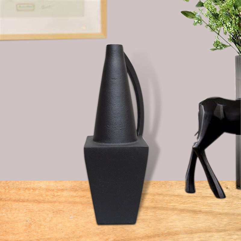 Vase de table en métal Alyha, H 11 po x l 2,5 po x P 2,5 po, Noir