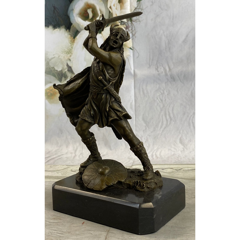 Sculpture «Holice Viking Warrior» par Kamiko