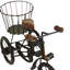 Sculpture en bois et tricycle Sufyaan
