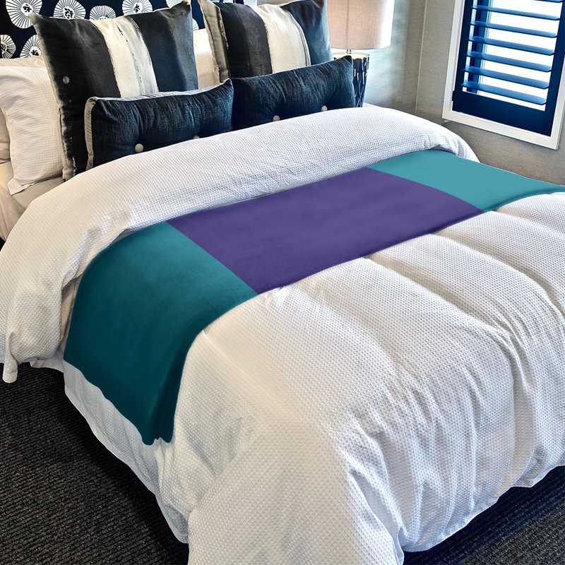 Couverture polaire basket Charlotte, l 60 po x L 80 po, Bleu sarcelle / mauve foncé / bleu sarcelle
