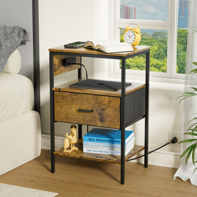Table de chevet à 1 tiroir H 23,6 po Rustic, tablettes de rangement ouvertes, avec station de charge intégrée