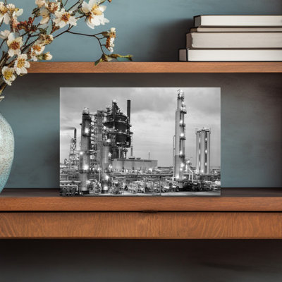 Vue de nuit des années 1950 des lumières d'une raffinerie de pétrole sur l'industrie pétrochimique, carburant fossile, Tidewater Oil Company, Delaware, États-Unis, classique industriel ...