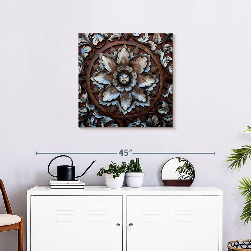 Fleur sculptée de style thaïlandais, H 24 po x l 24 po