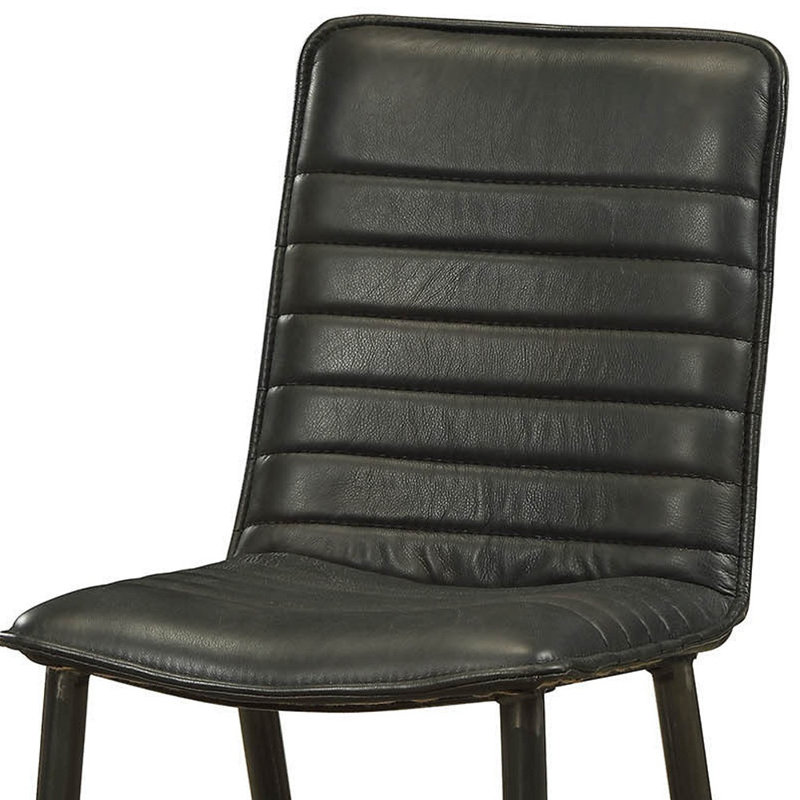 Ensemble de deux chaises d'appoint noires en similicuir