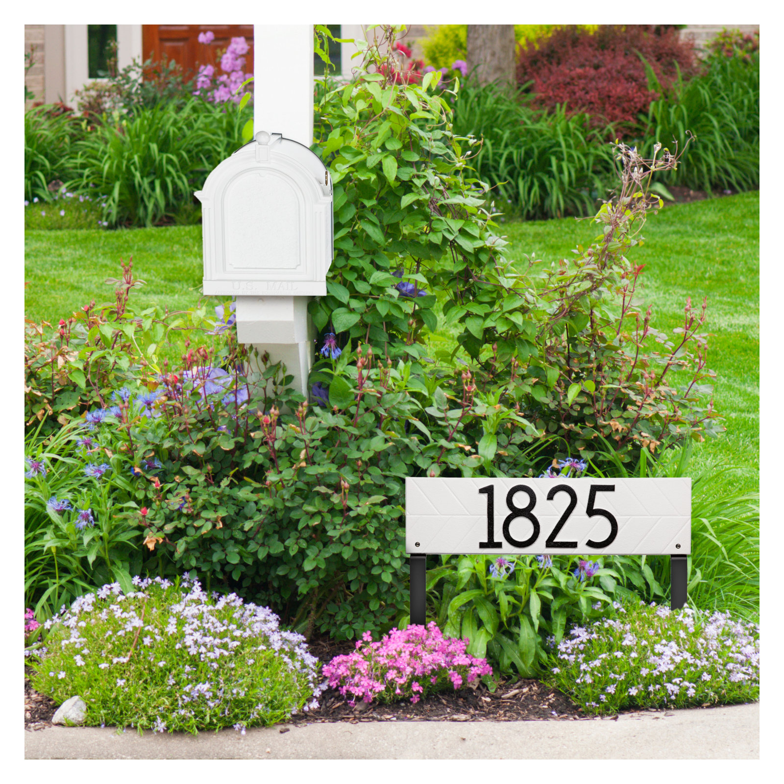 Mid-century Modern Herringbone Lawn, White/Black, Yes
